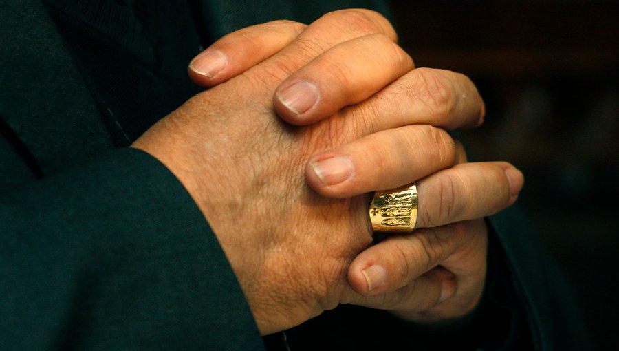 Cámara aprobó proyecto que elimina el secreto de confesión de sacerdotes en casos de delitos a menores