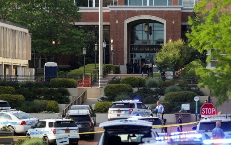 Dos fallecidos deja tiroteo en Universidad de Carolina del Norte, Estados Unidos