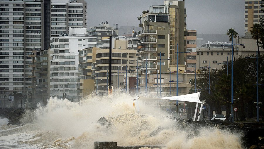 Nuevo episodio de marejadas en todo el país: se esperan olas de hasta cuatro metros