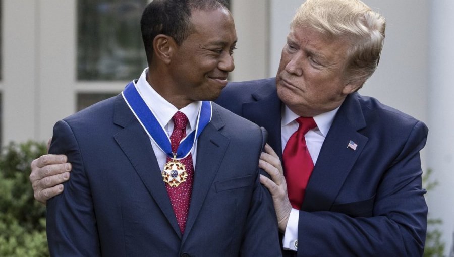 Donald Trump le entregó la Medalla de la Libertad al golfista Tiger Woods
