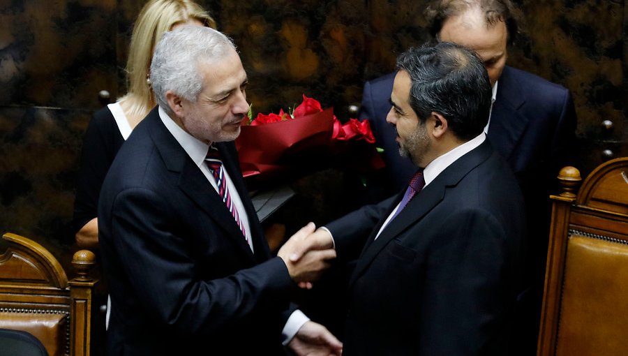 Ex fiscal Raúl Guzmán asumió oficialmente como secretario general del Senado
