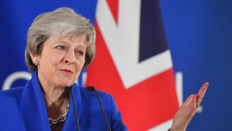 Theresa May busca un acuerdo para el Brexit ante la presión para renunciar