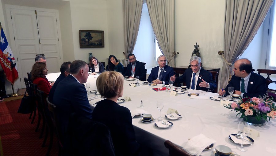 Presidente Piñera se reúne con expertos islandeses para abordar "Elige Vivir Sin Drogas"