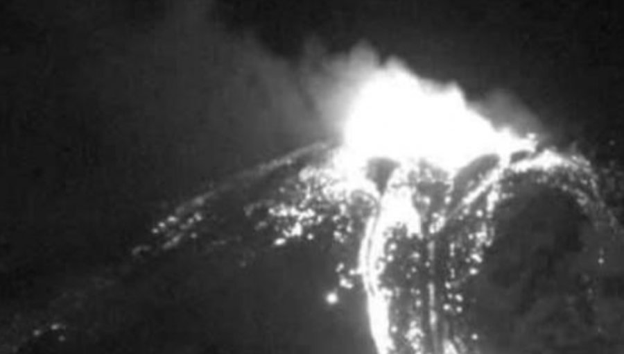 Registran nueva explosión con emisión de material en complejo volcánico Nevados de Chillán