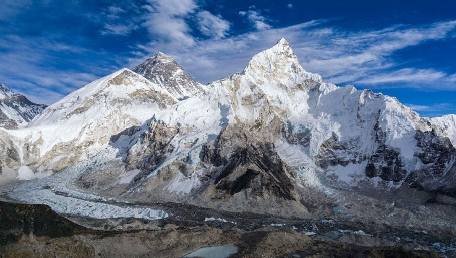 Revelan que en el Monte Everest hay casi 12.000 Kg de desperdicios humanos