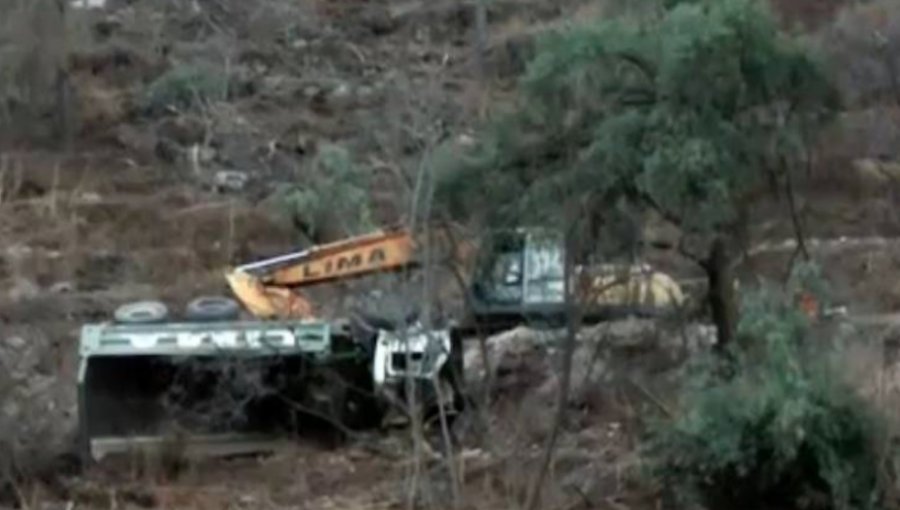 Murió el conductor del camión que se desbarrancó en el cerro San Cristóbal