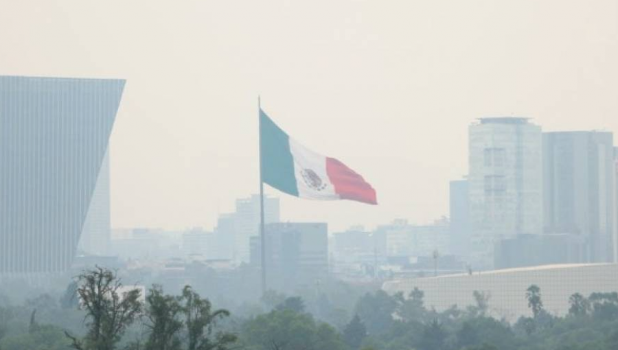México suspende clases a más de 2,7 millones de alumnos por grave crisis ambiental