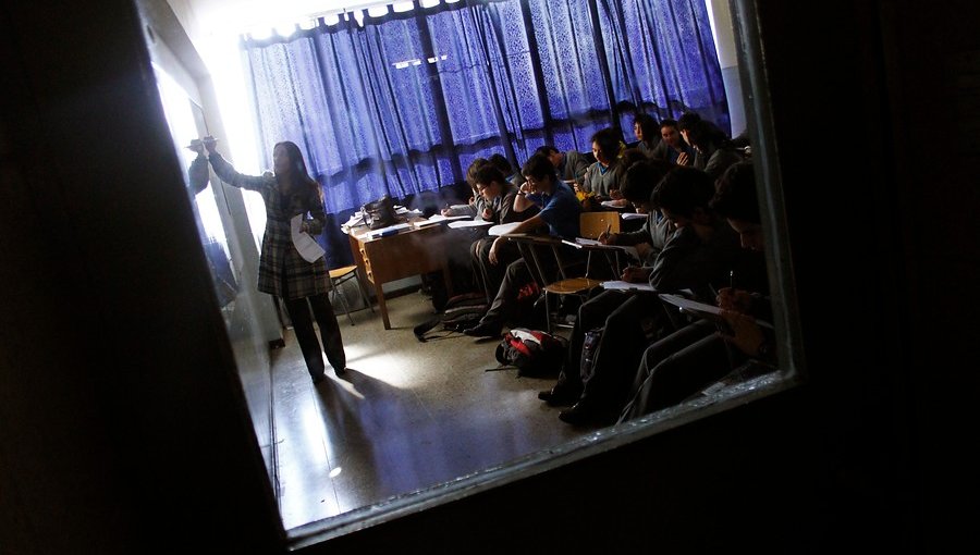 Colegios de la región de Valparaíso mejoraron cifras Simce, pero siguen bajo el promedio nacional