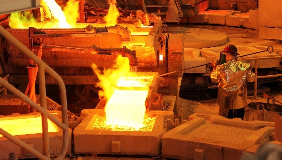 Precio del cobre abre la semana a la baja en la Bolsa de Metales de Londres