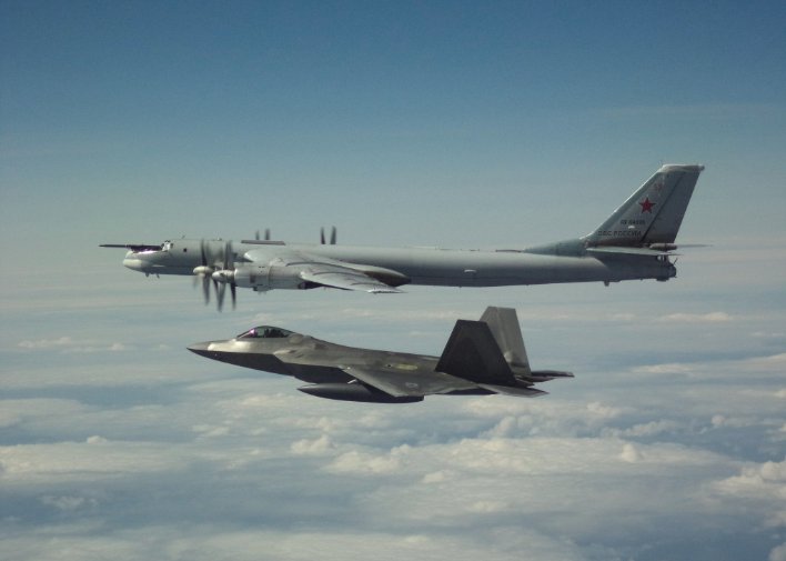 Aeronaves de Estados Unidos interceptaron cuatro aviones de combate rusos en Alaska