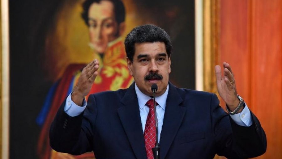 Maduro afirma que hay "buenas noticias" tras recibir informe de diálogos con oposición