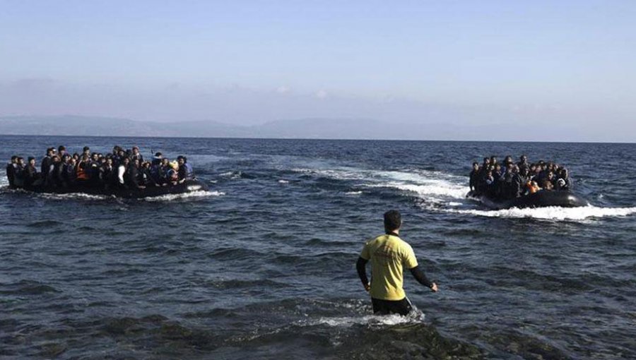 Guardacostas griegos detuvieron a más de 230 migrantes en el mar Egeo