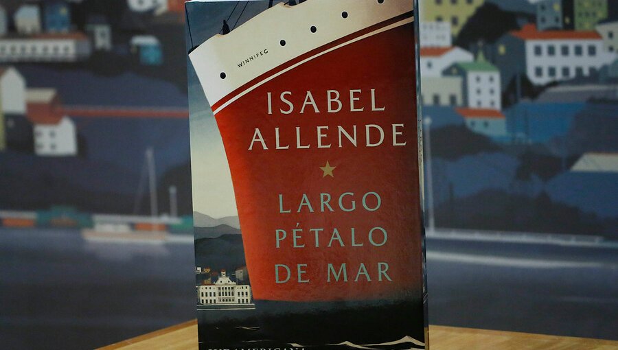 Isabel Allende presentó su nueva novela, «Largo pétalo de mar»