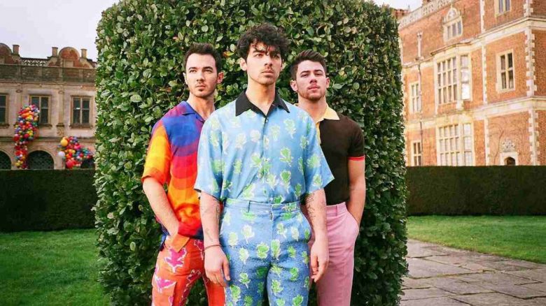 Jonas Brothers lanzan «Happiness Begins», nuevo álbum tras 10 años de silencio