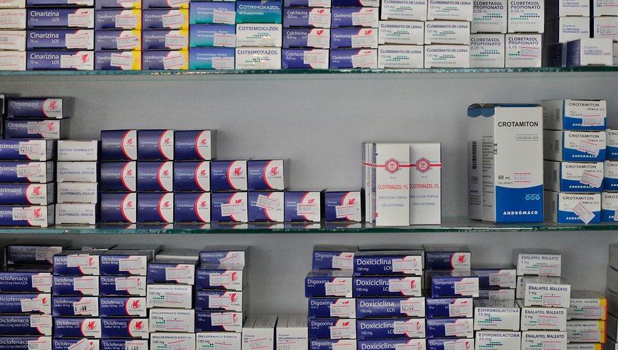 Fonasa licitará 2 mil medicamentos para rebajar su costo en farmacias del país