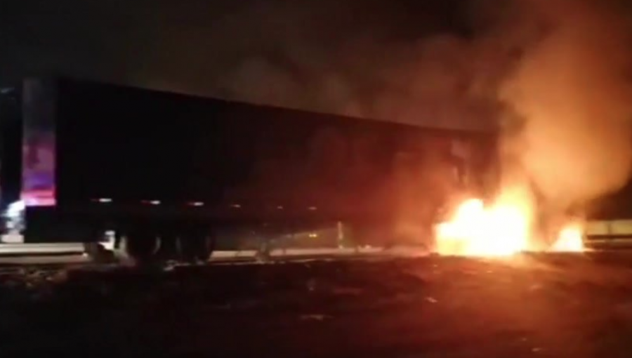 Caos total: Incendio de camión generó el corte de la ruta 68 en dirección a Valparaíso