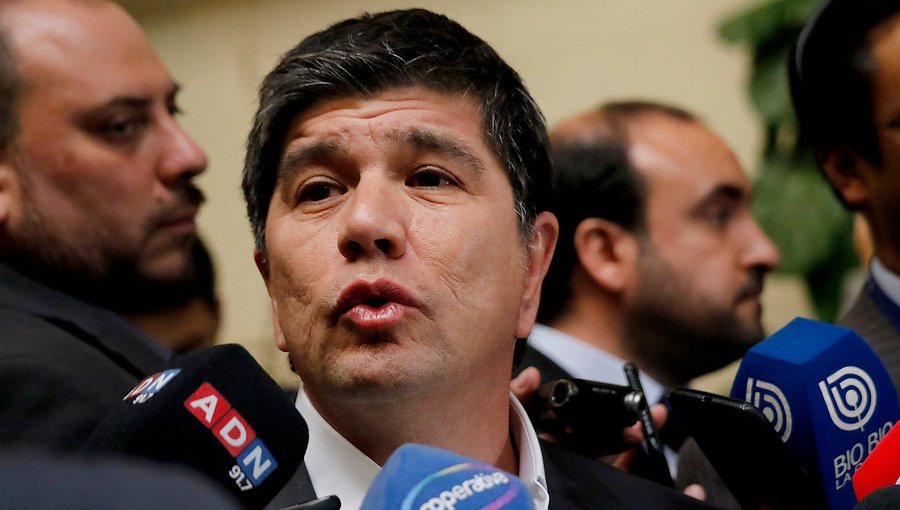 Jefe de Bancada del PS: "Los chilenos quieren un cambio de gobierno, no de gabinete"