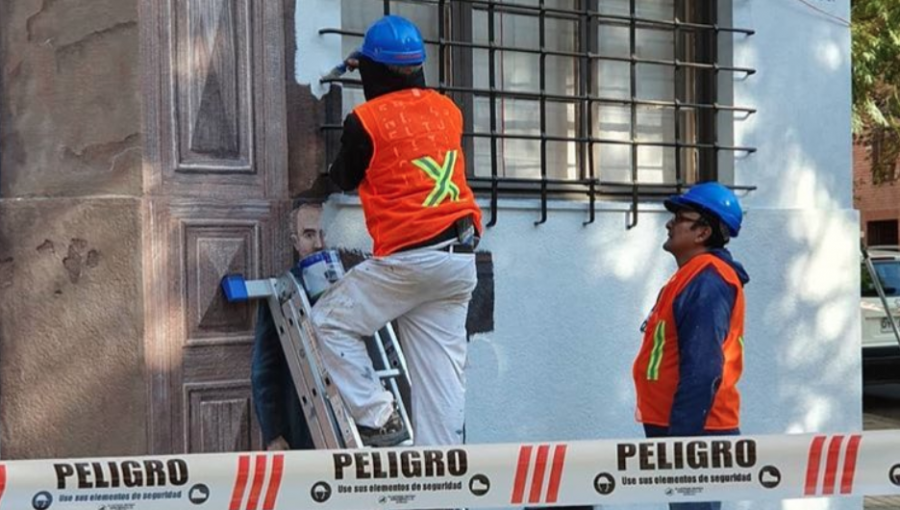 Indignación causó eliminación de popular mural del barrio Lastarria de Santiago