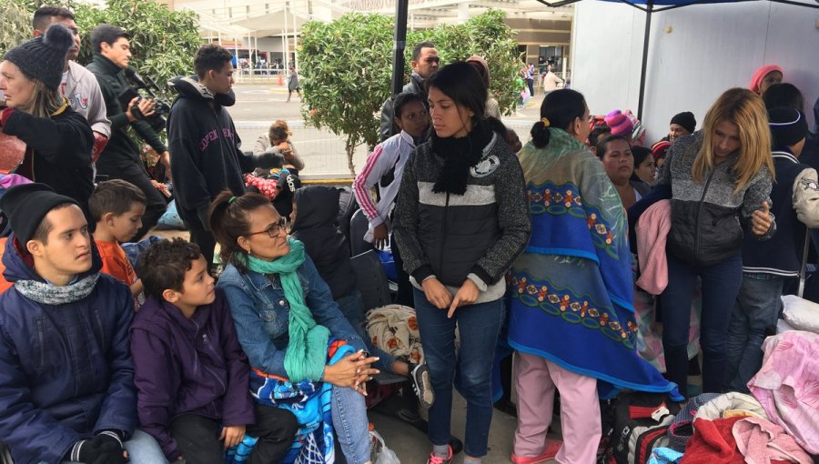 500 venezolanos llevan tres días en el paso Chacalluta esperando ingresar a Chile