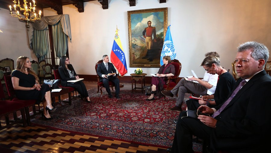 Ministros de Maduro solicitaron a Bachelet interceder por recursos bloqueados por EEUU