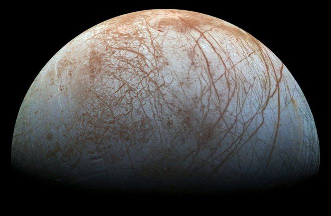Detectan sal de mesa en la superficie de la luna "Europa" de Júpiter