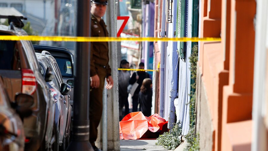 Delincuentes asesinaron a turista canadiense en el cerro Alegre de Valparaíso