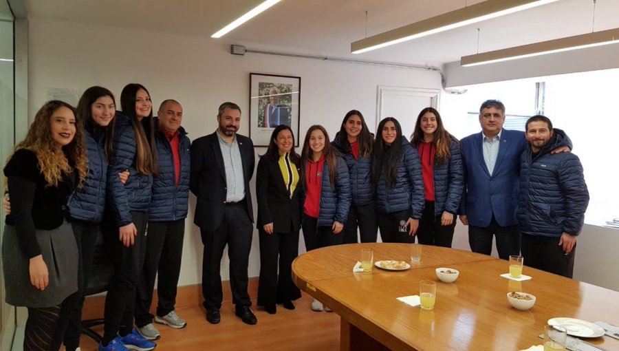 Ministra del Deporte recibió este martes a las “Huasitas”, la selección sub-16 de básquetbol