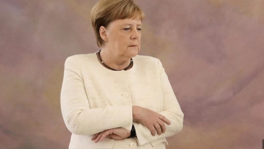 Angela Merkel volvió a sufrir temblores durante actividad pública: "Había tomado poca agua"