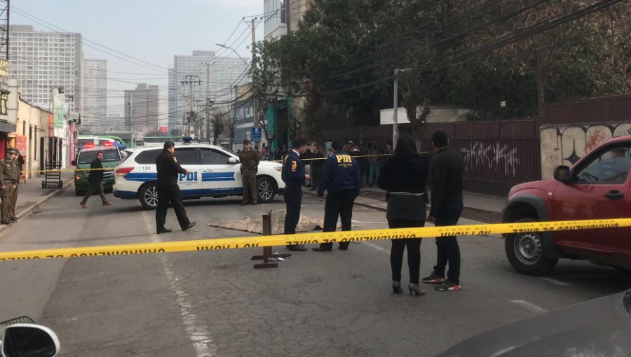 Intento de asalto termina con delincuente muerto en Estación Central: detective lo baleó