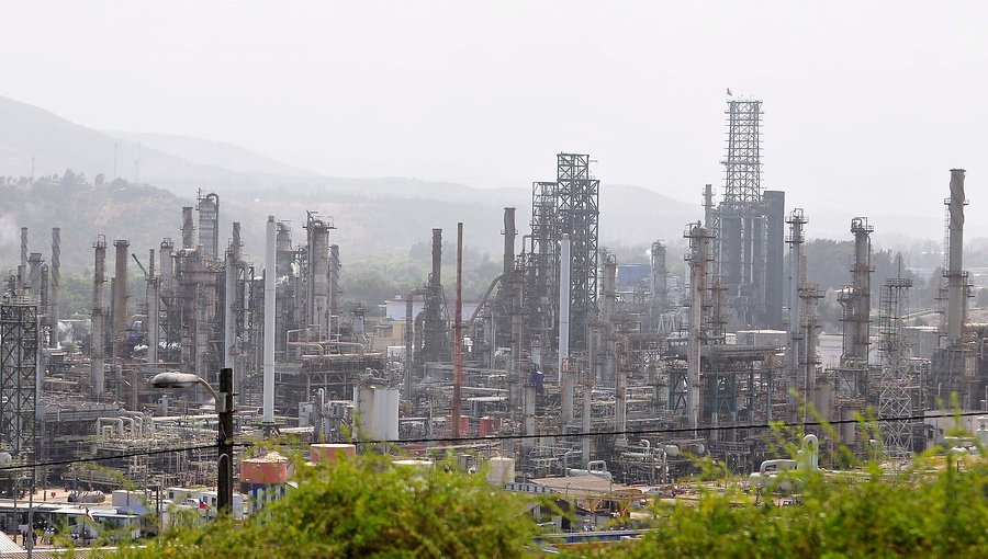 ENAP detuvo operación en planta de Refinería Aconcagua debido a caída eléctrica