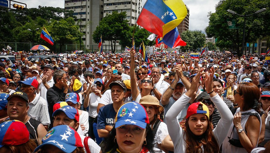 Gobierno y oposición de Venezuela acuerdan instalar una mesa de negociación permanente
