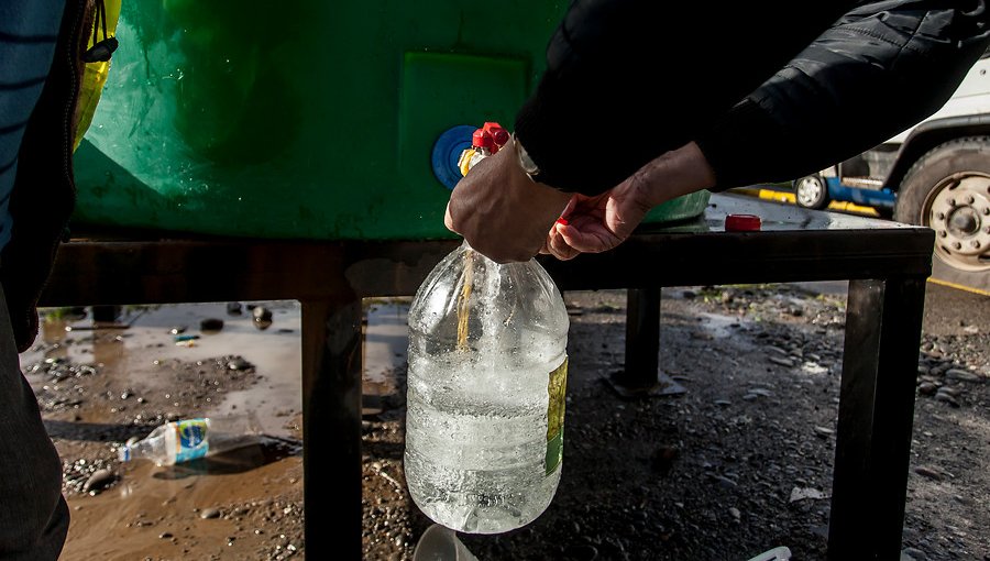 Vecinos de Osorno presentan querella criminal por contaminación del agua