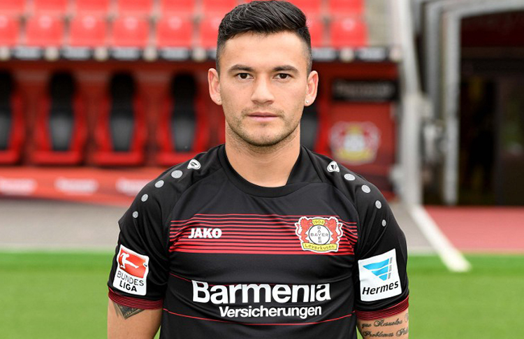 Bayer Leverkusen espera poder retener a Charles Aránguiz en sus filas