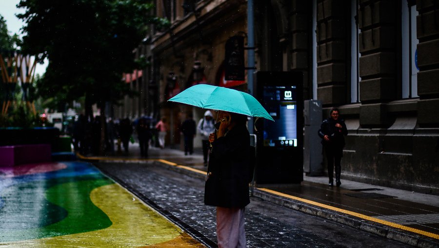 Enel activa plan preventivo por lluvias anunciadas para este domingo en la región Metropolitana