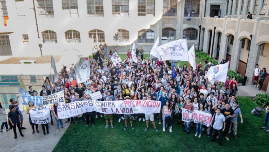 Estudiantes de la U. Santa María mantienen el paro por recalendarización académica