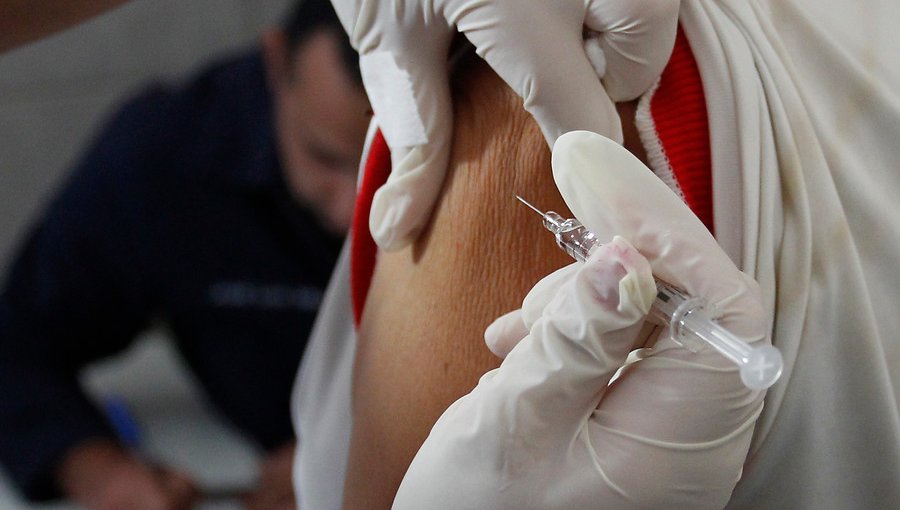 Proponen al Ministerio de Salud que vacuna por influenza se extienda a niños de quinto básico