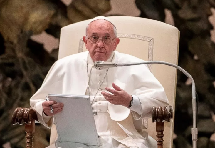Papa Francisco pide a Francia que sea "constructora de una nueva humanidad"
