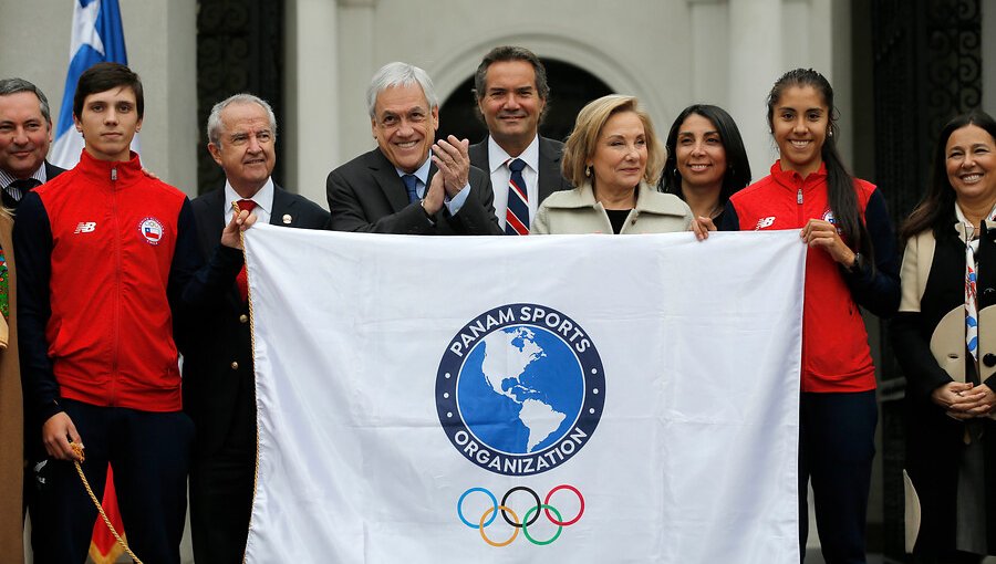 Presidente Piñera recibió a deportistas que participaron en Panamericanos de Lima
