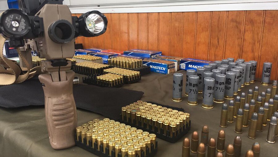 Incautan municiones a metros de local donde ocurrió mortal balacera en Puente Alto