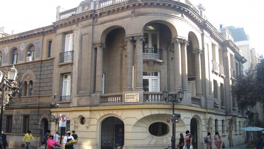 Desconocidos robaron la sede del Partido Radical en Santiago