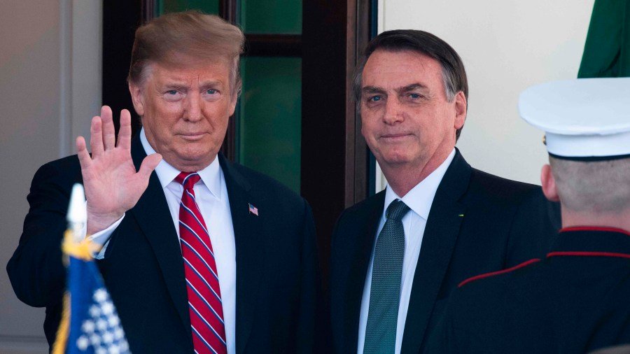 Trump salió al rescate de Bolsonaro en su peor momento: alabó su relación y ofreció ayuda por incendio