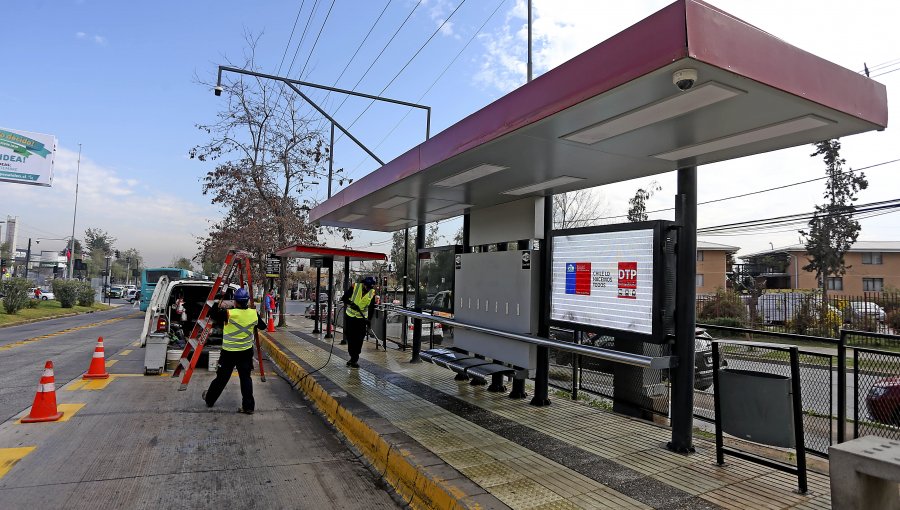 MTT anuncia modernización de paraderos de la Región Metropolitana