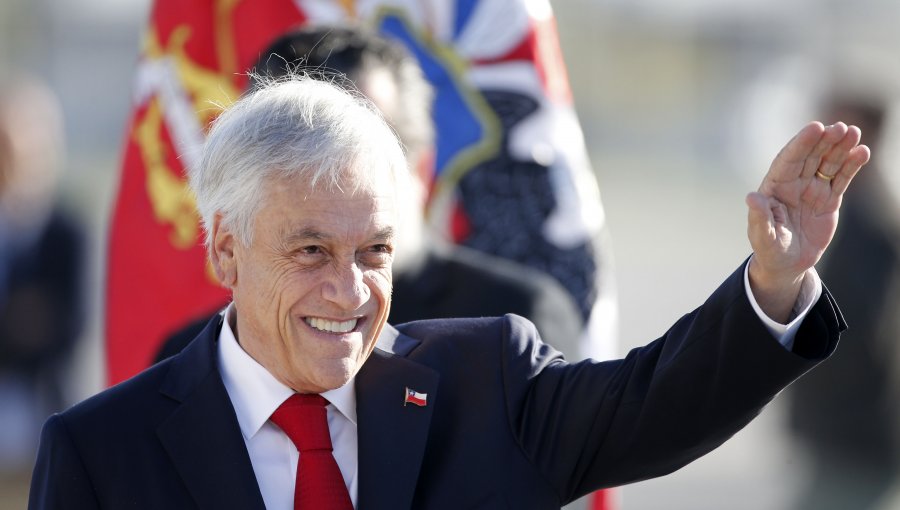 Sebastián Piñera llega a Francia para participar en la cumbre de líderes del G7