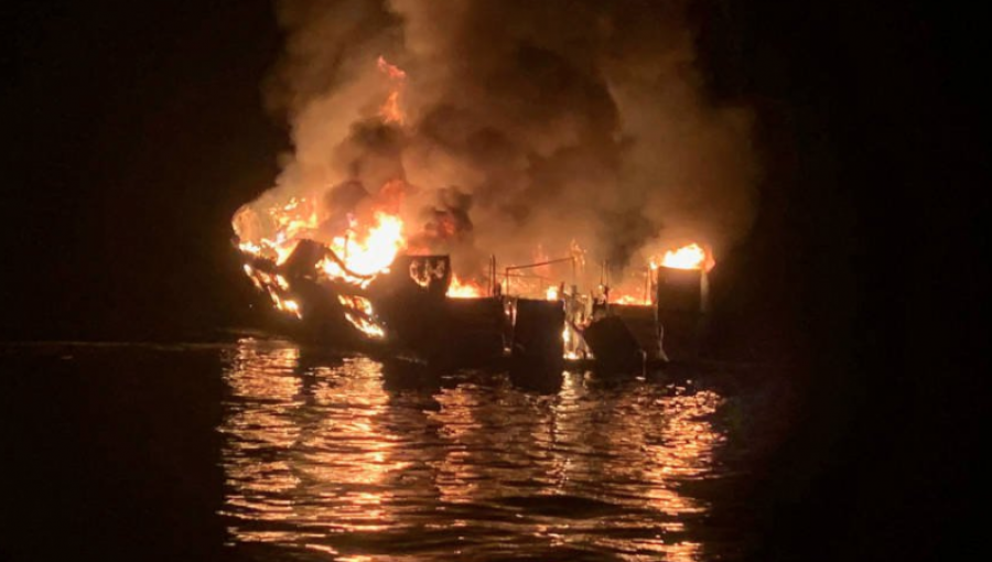 Barco se hundió tras incendio en California: hay 34 personas desaparecidas