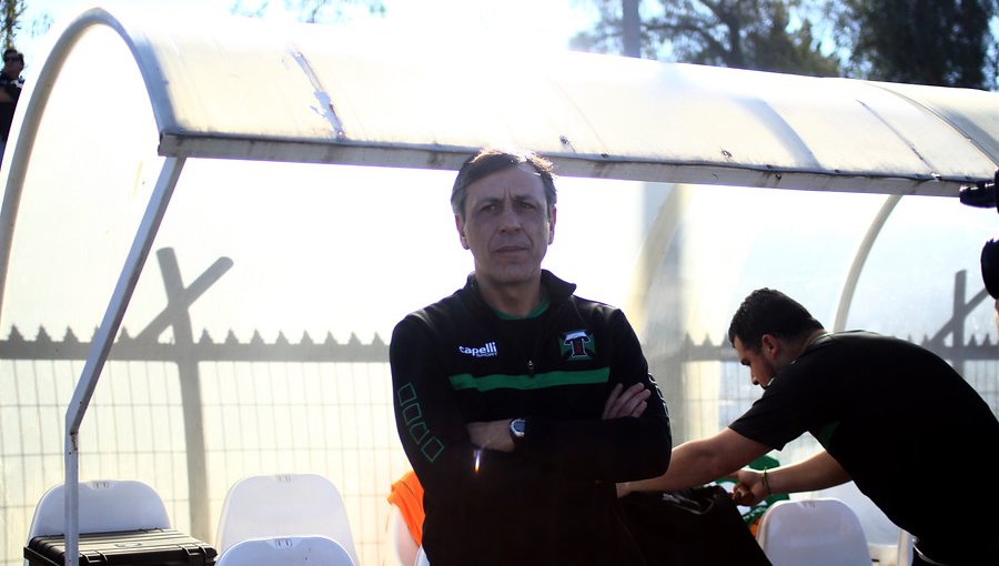 Hugo Vilches fue destituido de su cargo de entrenador de Deportes Temuco