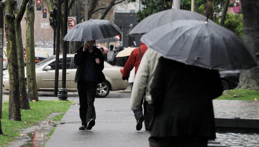 Lluvias débiles afectarían a la región Metropolitana este jueves