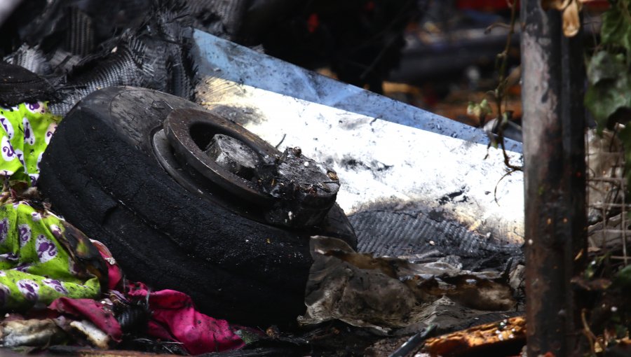 Avioneta "Halcón" de la Fach se estrelló contra edificio: Milagrosamente no hay muertos