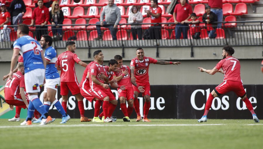 La UC vivió una pesadilla en la derrota frente a Unión La Calera por Copa Chile