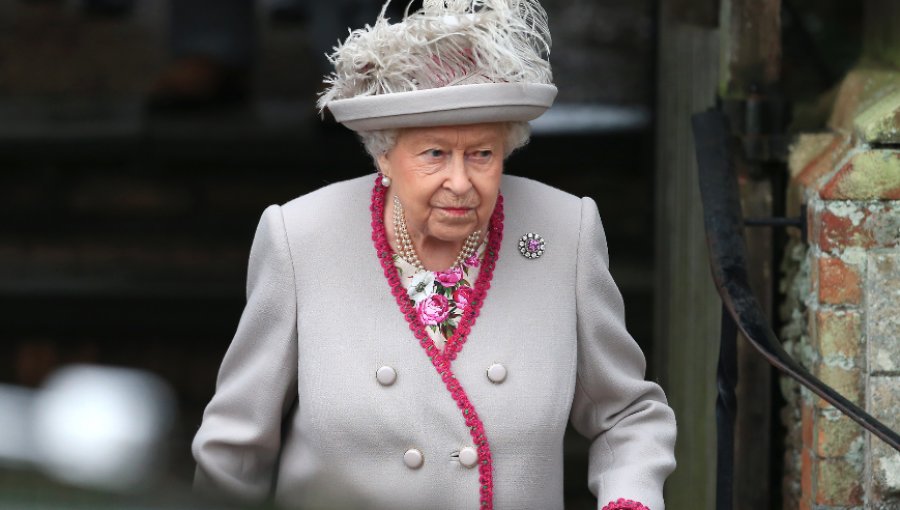 Reina Isabel II aprueba ley que pide nuevo aplazamiento del Brexit