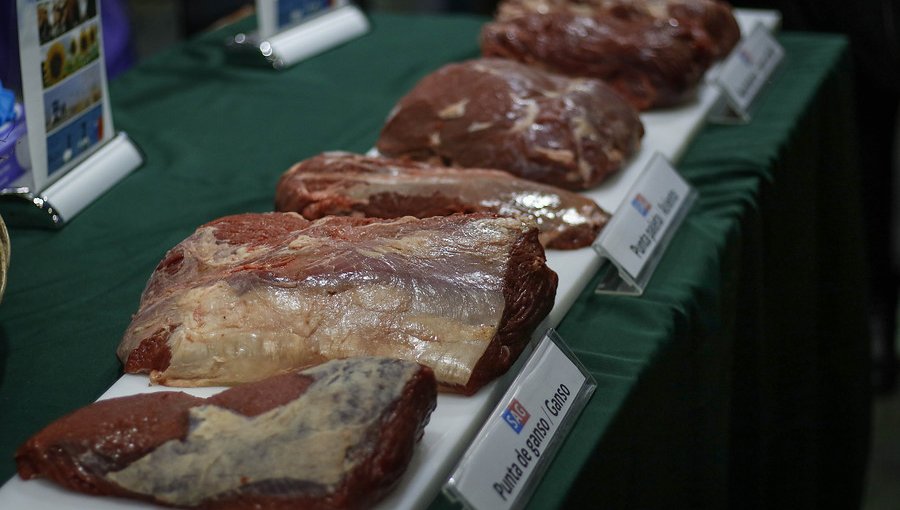 Ministro de Agricultura descartó alzas de precios de las carnes previo a Fiestas Patrias